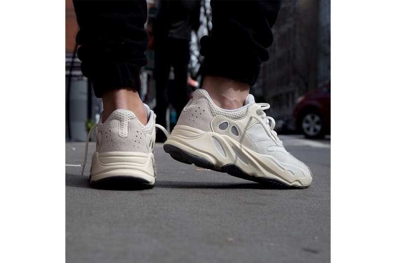YEEZY BOOST 700 全新配色「Analog」上腳預覽