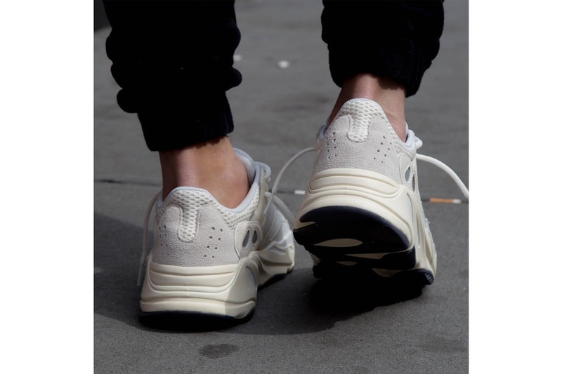 YEEZY BOOST 700 全新配色「Analog」上腳預覽