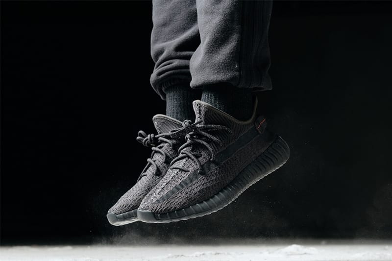 YEEZY BOOST 350 V2 全新黑魂配色上腳預覽
