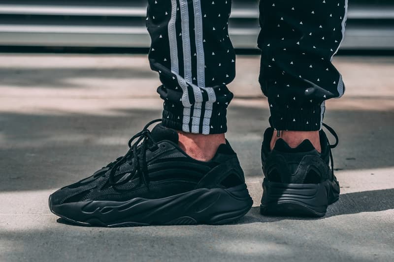 YEEZY BOOST 700 V2 人氣配色「Vanta」上脚预览