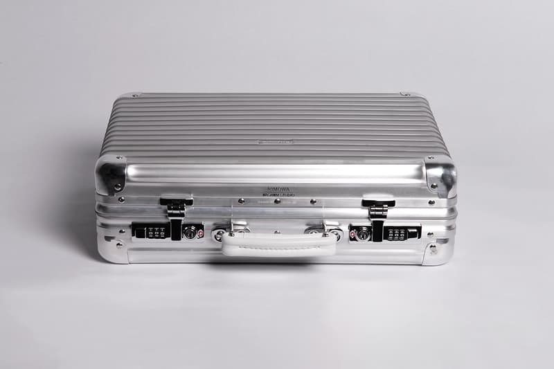 Daniel Arsham 攜手 RIMOWA 創作復古行李箱雕塑作品