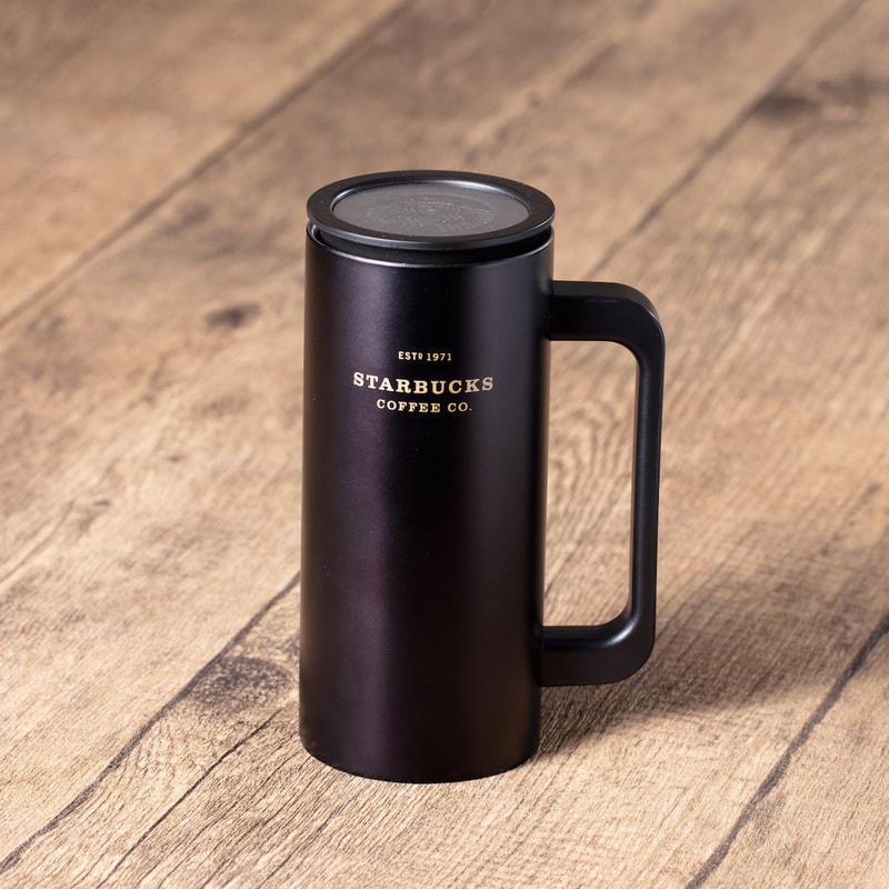 Starbucks 推出全新經典酷黑系列隨行杯