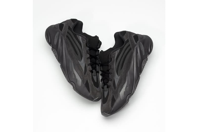 搶先預覽 YEEZY BOOST 700 V2 全新配色「Vanta」