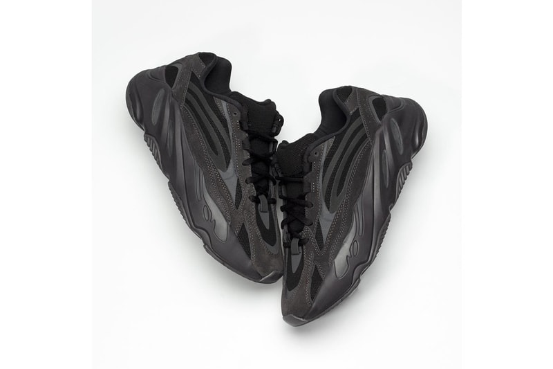 搶先預覽 YEEZY BOOST 700 V2 全新配色「Vanta」