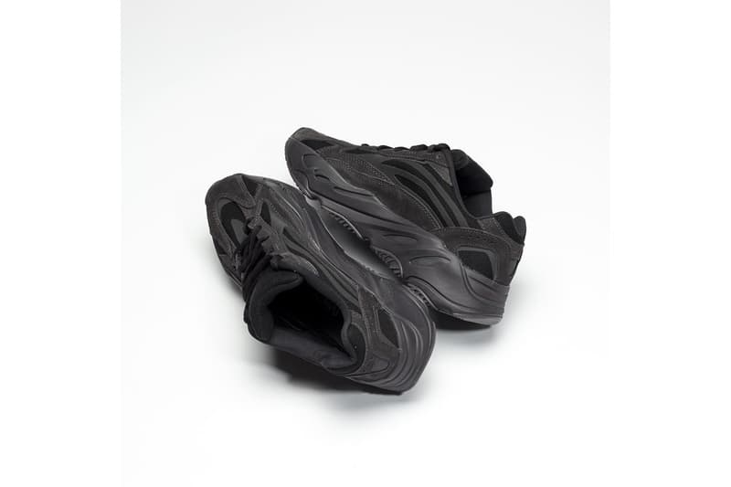 搶先預覽 YEEZY BOOST 700 V2 全新配色「Vanta」
