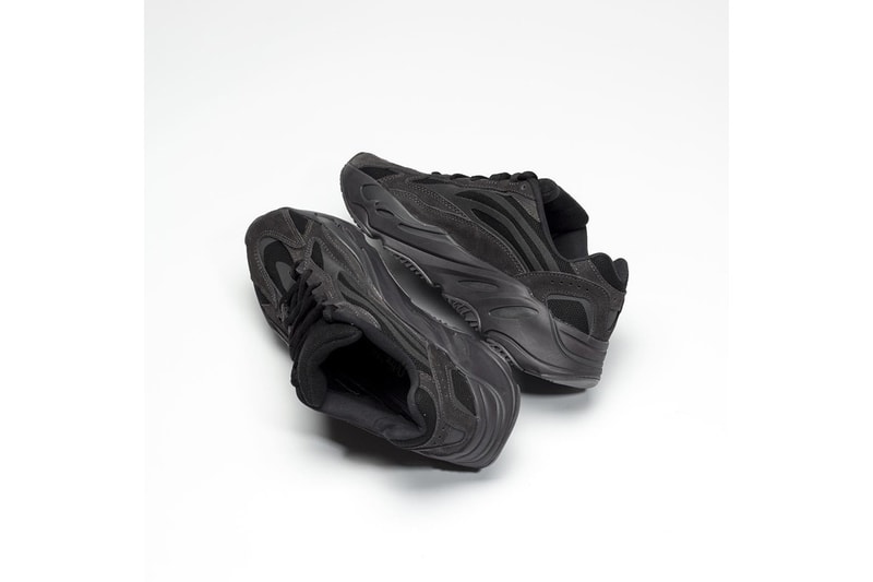 搶先預覽 YEEZY BOOST 700 V2 全新配色「Vanta」