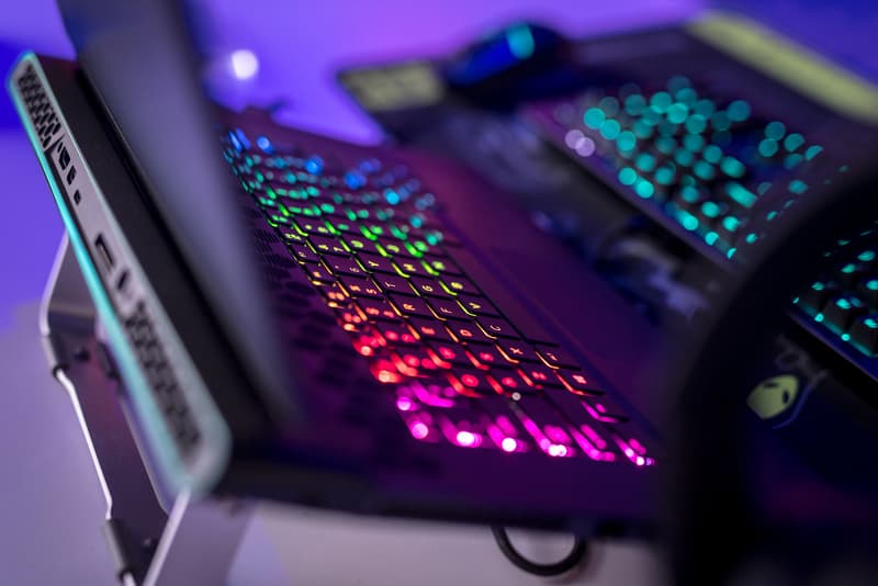 为什么说 ALIENWARE 最新发布的 m15 与 m17 电脑「不止为玩家而造」？