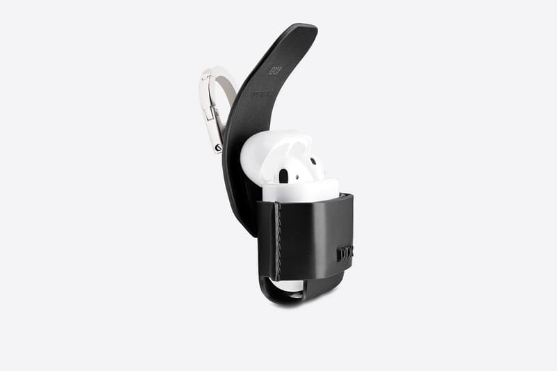 Dior 推出售价 $350 美元的 AirPods 皮套