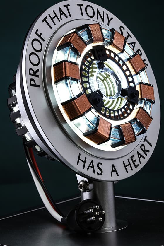 Hot Toys 推出 1:1《Iron Man》初代 Tony Stark 胸口反應爐珍藏品