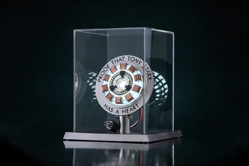 Hot Toys 推出 1:1《Iron Man》初代 Tony Stark 胸口反應爐珍藏品