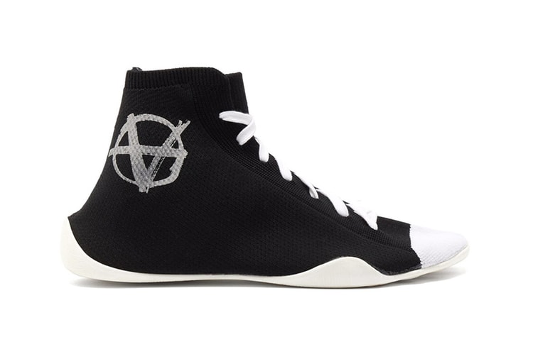 Vetements 發佈兩款全新 Logo 襪套鞋款