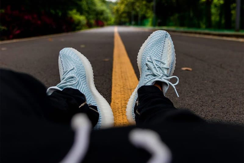 搶先預覽 YEEZY BOOST 350 V2 最新配色「Cloud White」上腳圖輯