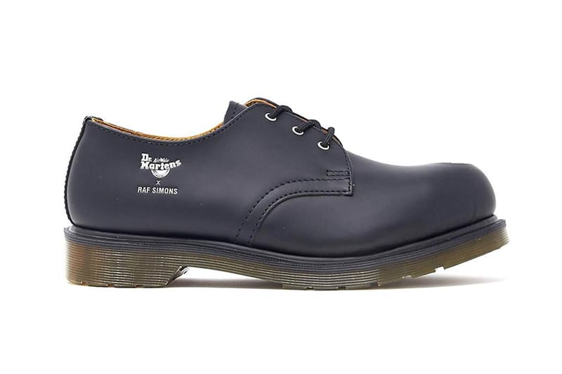 Raf Simons x Dr. Martens 1461 聯乘鞋款現正販售
