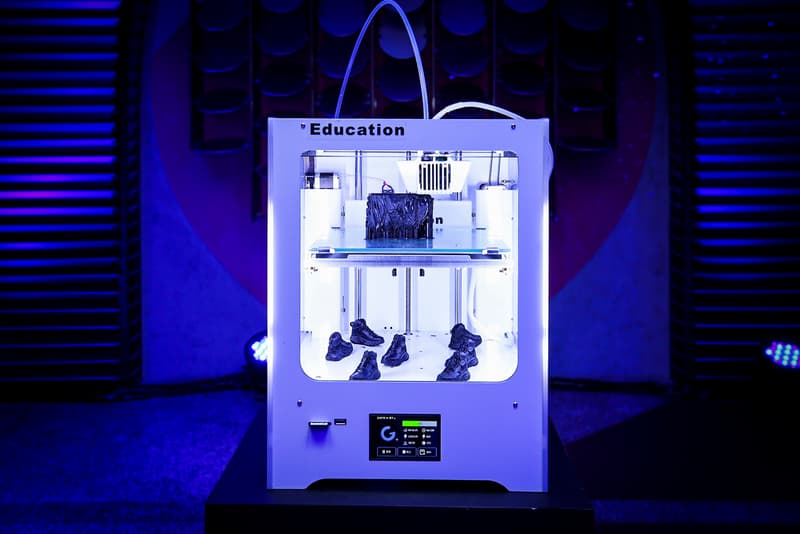 HOKA ONE ONE 释出全新徒步系列系列鞋款 KAHA 