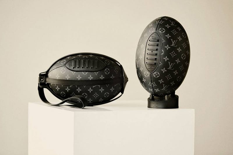 Louis Vuitton 推出要價 ¥300,000 日圓之別注橄欖球組合