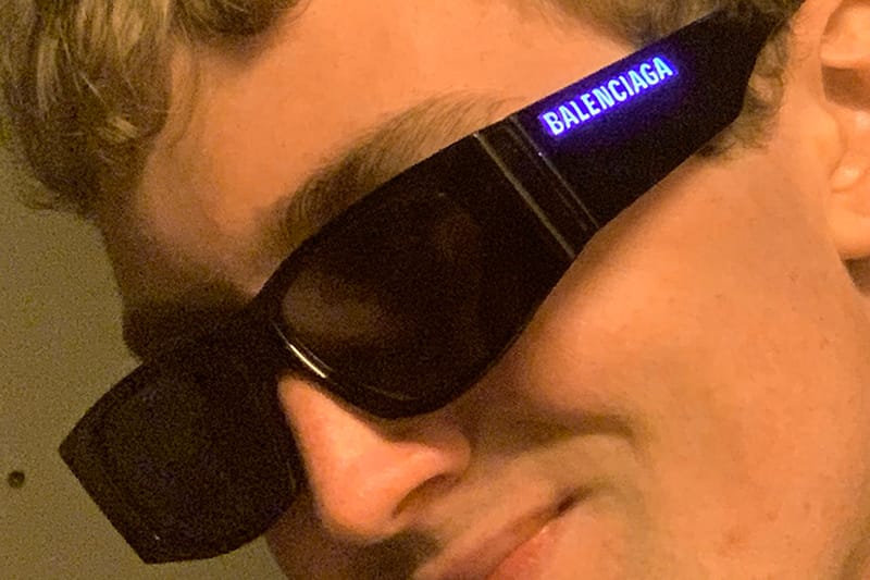 Balenciaga 推出 LED 炫光 Logo 墨鏡