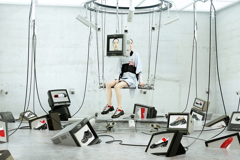 在虚拟 3D 世界中，见过这双来自 BURBERRY 的划时代球鞋