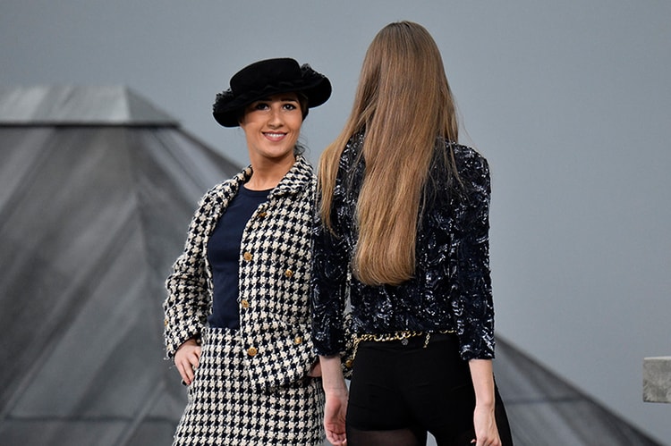 Chanel 2020 春夏時裝秀遭到台下觀眾強行闖入