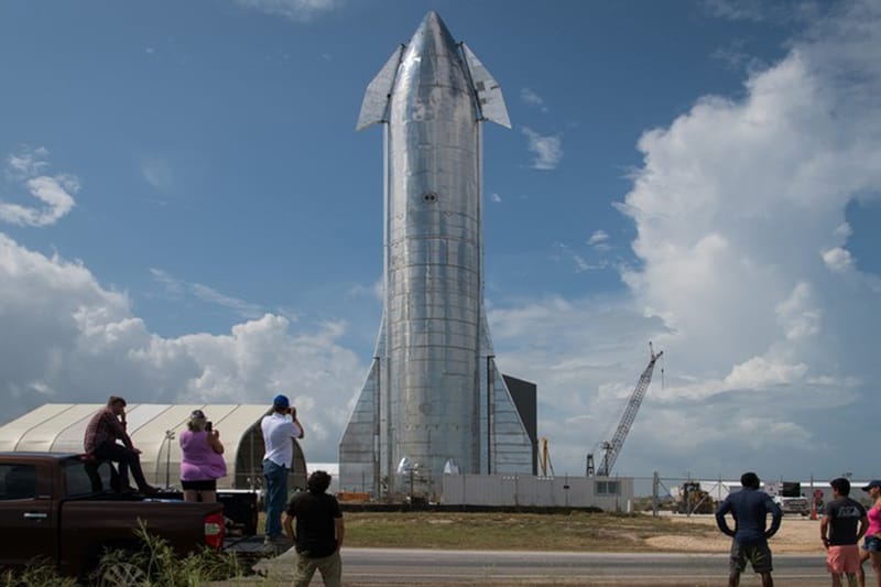 Elon Musk 正式公開 SpaceX 太空梭全貌