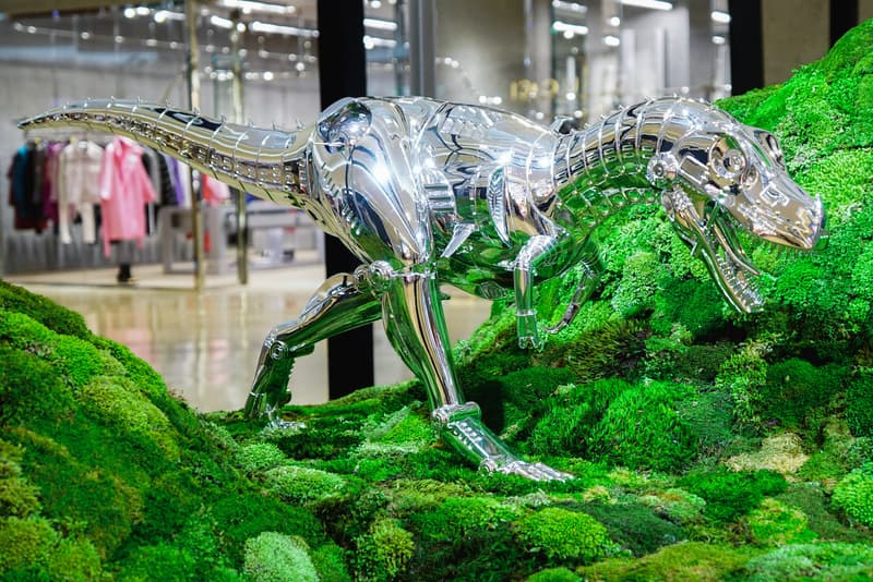 一窺空山基於《SORAYAMA Space Park by AMKK》展出之「生化暴龍」系列