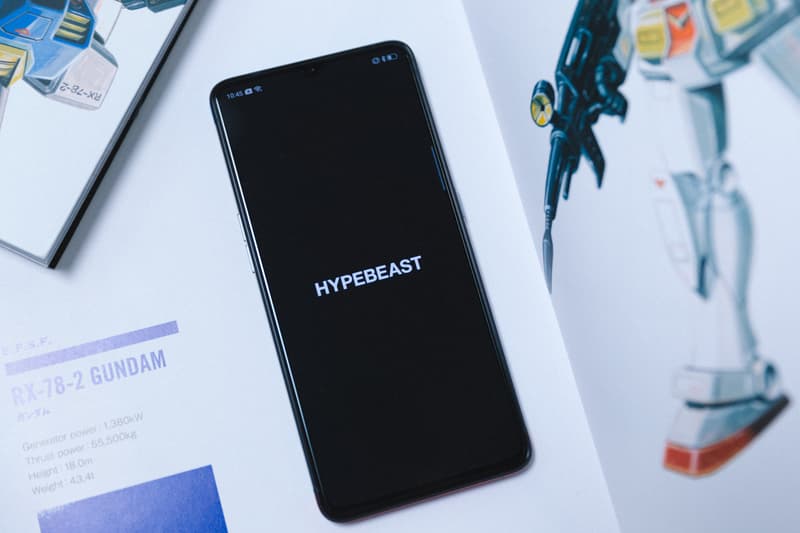 近赏 OPPO Reno Ace「GUNDAM」40 周年定制版