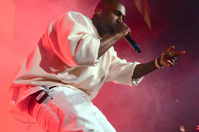 Kanye West 親自上腳曝光 YEEZY Foam Runner 全新鞋款