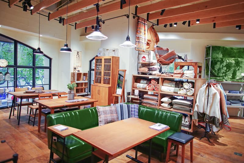 走近 niko and … 上海全球旗舰店