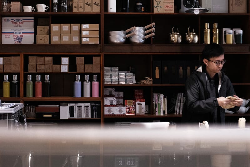 延續香港山貨店之原始理念—HYPEBEAST 專訪本地家品小店「黑地」始創人阿鵬