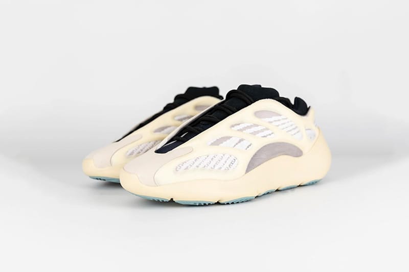 率先預覽 YEEZY BOOST 700 V3「Azael」最新鞋款