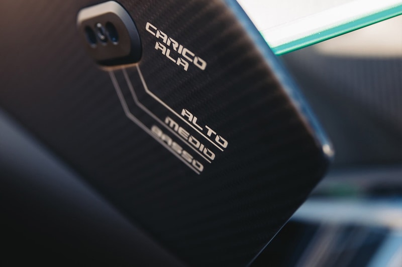 極罕 2015 年 Lamborghini Veneno Roadster 即將展開拍賣