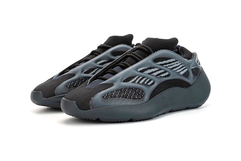 率先預覽 YEEZY 700 V3「Alvah」黑魂配色