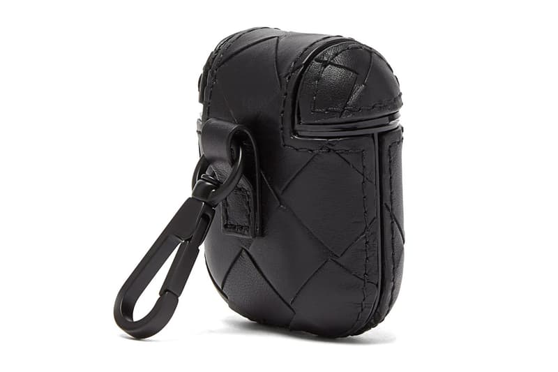 Bottega Veneta 推出經典編織皮革 AirPods 保護套