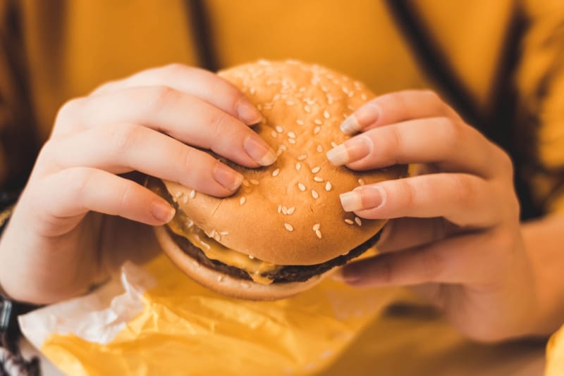 美國一男子揭開「享年 20 歲」麥當勞漢堡包面紗