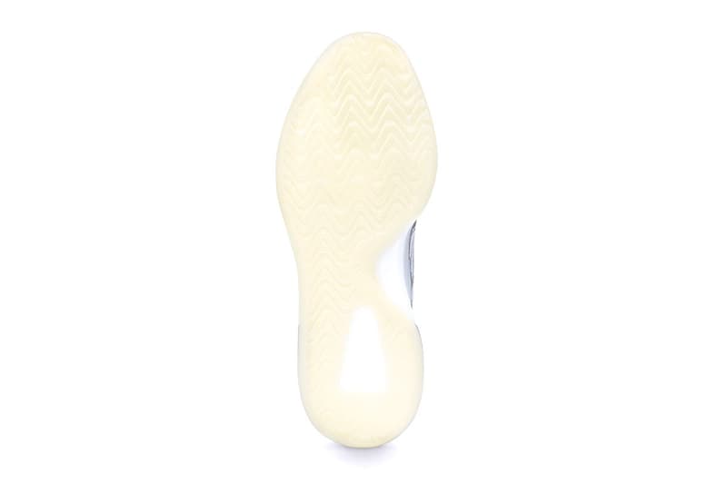 率先預覽 YEEZY 籃球鞋 YZY BSKTBL Quantum 與 QNTM Quantum 設計差異