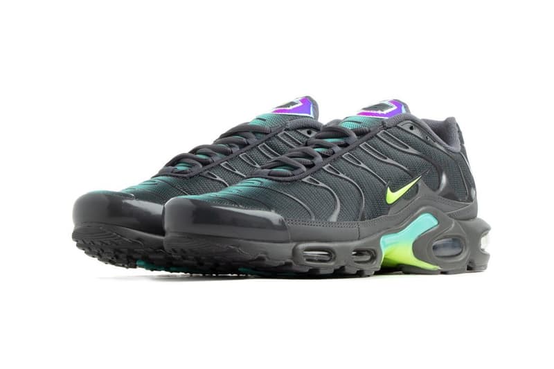 Nike Air Max Plus 全新配色「Iron Grey Iridescent」正式曝光