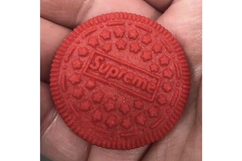 Supreme x Oreo 話題聯名餅乾實體、包裝率先曝光