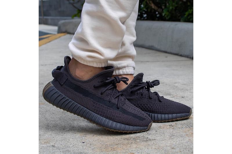 近賞 YEEZY BOOST 350 V2 最新配色「Cinder」實著圖輯