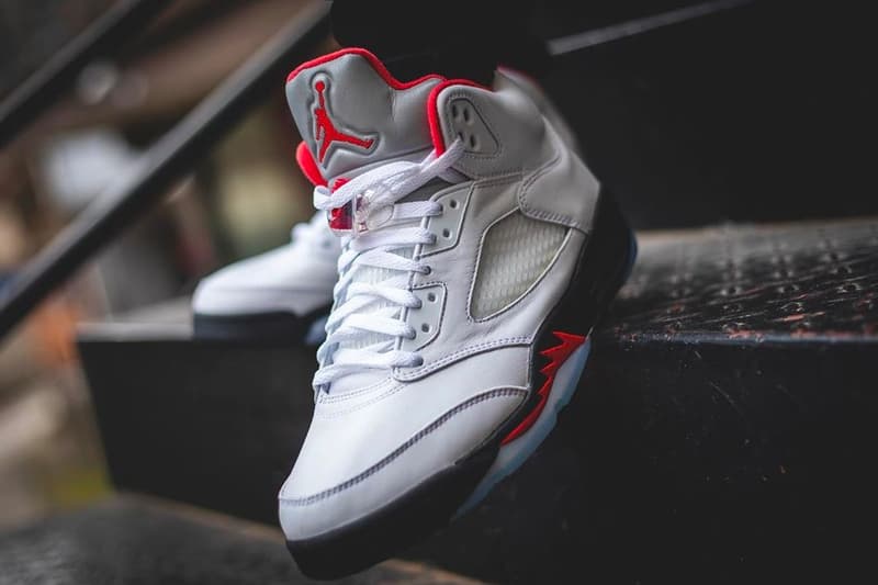 第三次復刻！率先近賞 Air Jordan 5 Retro 最新配色「Fire Red」