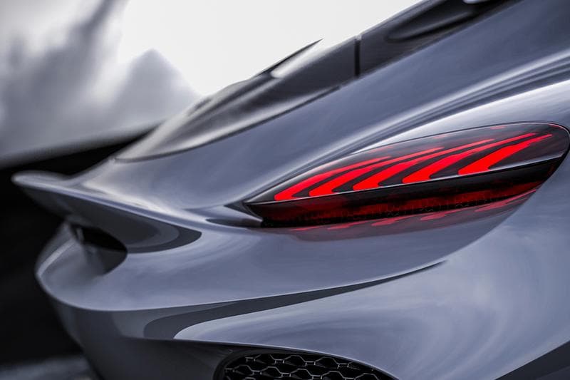 1,700 匹－Koenigsegg 發表地上首台「Mega-GT」Gemera