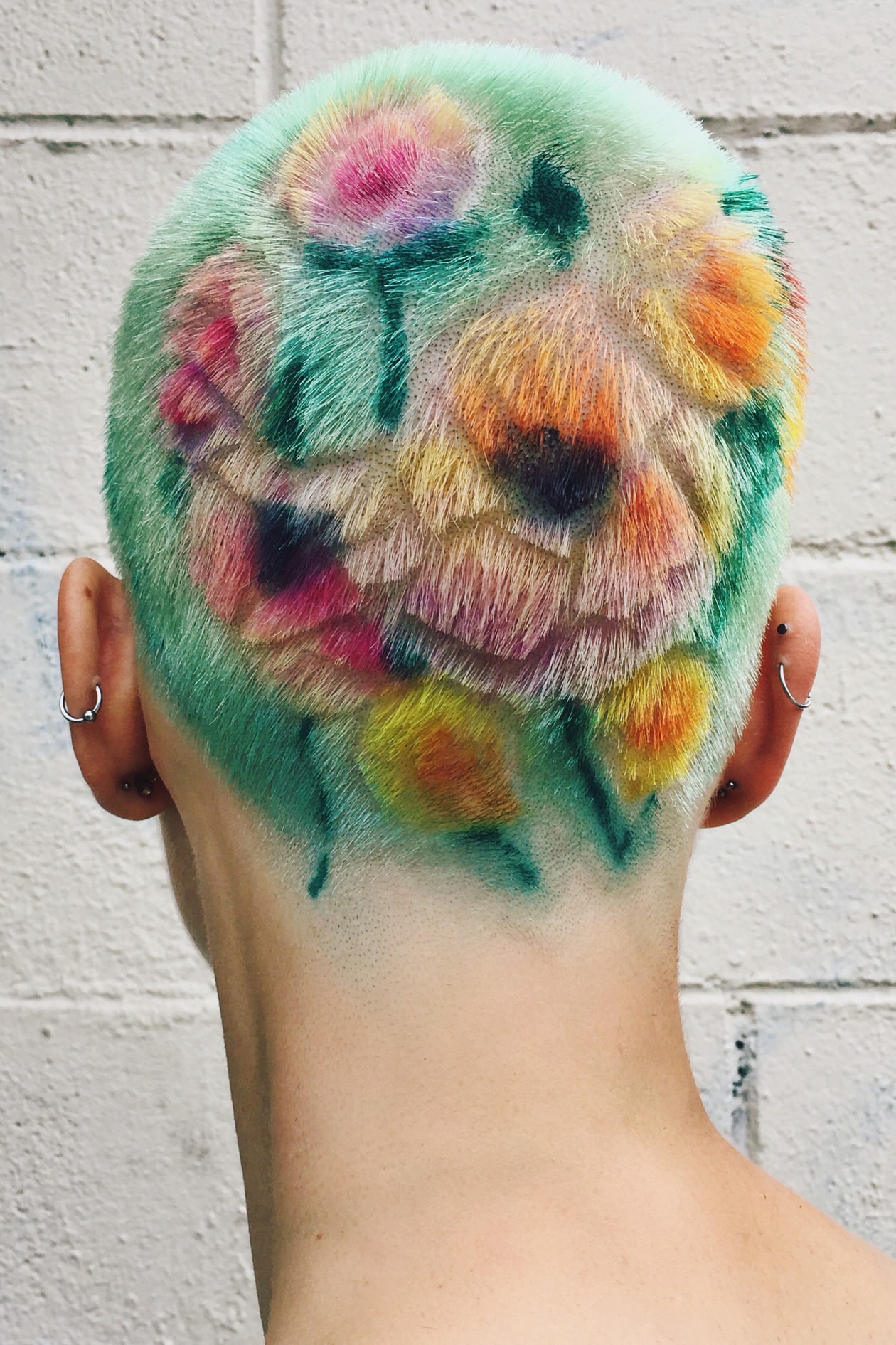 「头发有点像指纹，是每个人独特的象征」| 专访发型艺术家 Janine Ker 