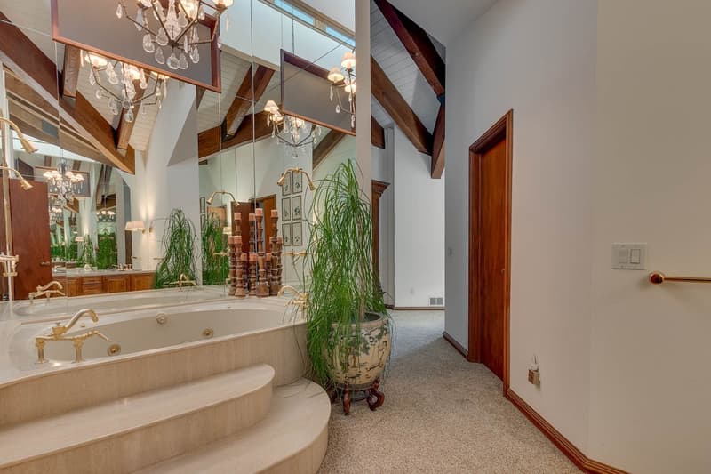 經典黑幫電影《教父 The Godfather》續集電影中的別墅莊園正式開放出售