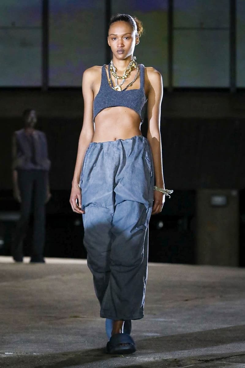 巴黎時裝周 − YEEZY Season 8 時裝大秀正式登場