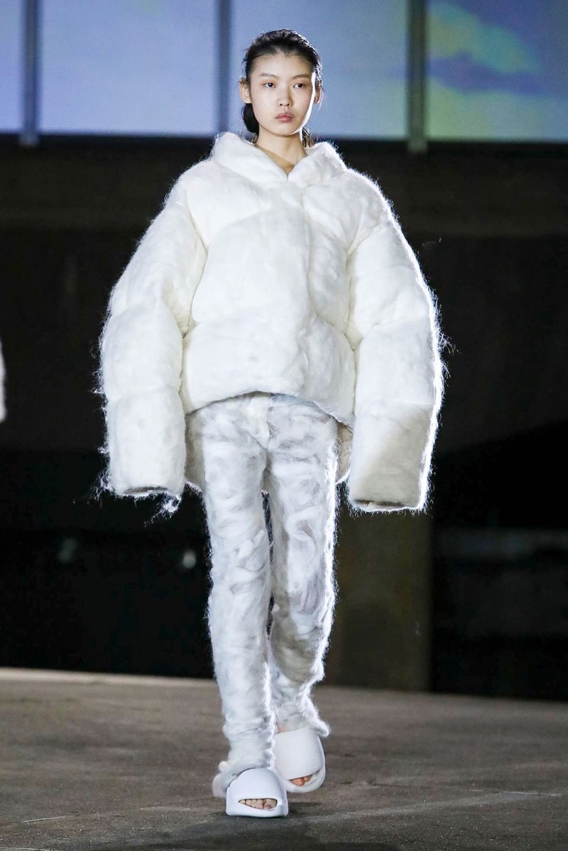 巴黎時裝周 − YEEZY Season 8 時裝大秀正式登場