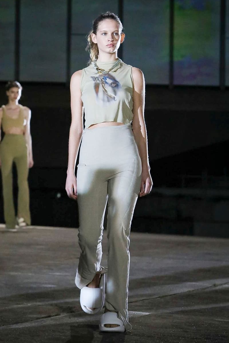 巴黎時裝周 − YEEZY Season 8 時裝大秀正式登場