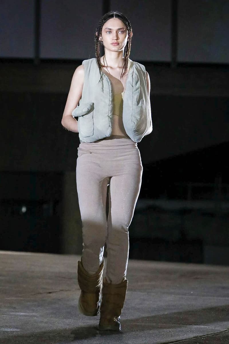 巴黎時裝周 − YEEZY Season 8 時裝大秀正式登場