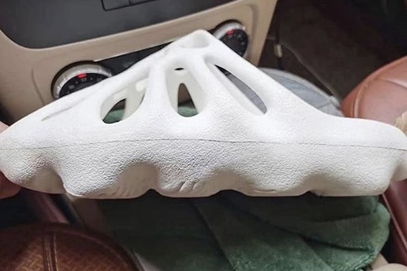 adidas x Kanye West YEEZY Slide 全新拖鞋設計率先曝光