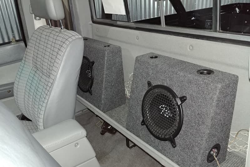 逼近《回到未來》原版 − 1985 Toyota SR5 貨卡全新改裝款式現正進行拍賣