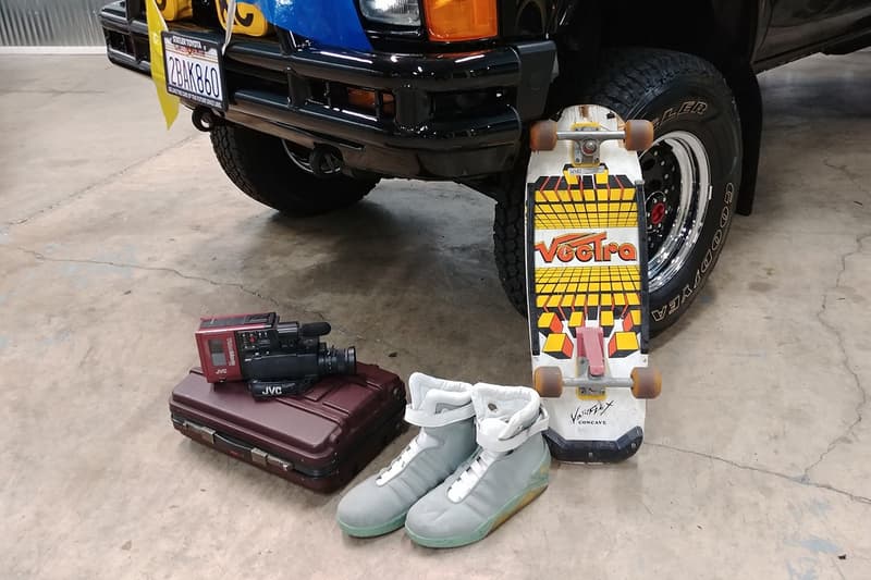 逼近《回到未來》原版 − 1985 Toyota SR5 貨卡全新改裝款式現正進行拍賣