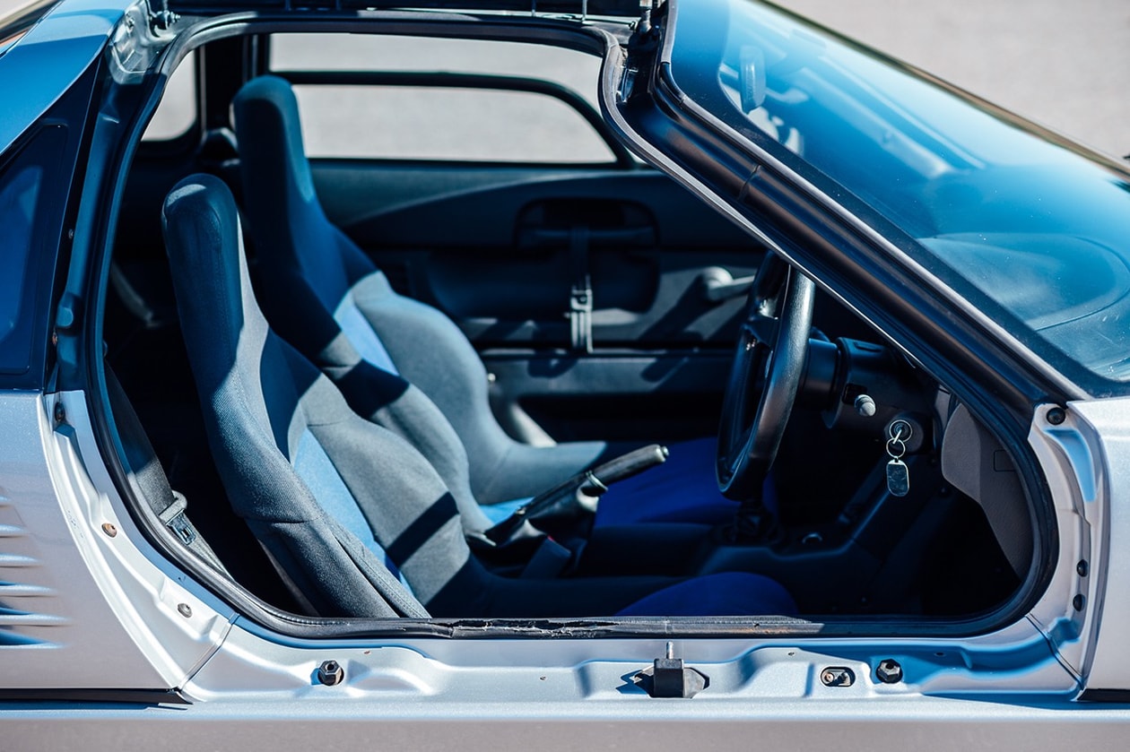 平凡人的「超跑」梦：传奇 K-Car 车型 Atuozam AZ-1 登陆拍卖市场