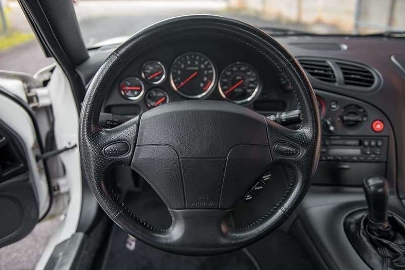 1994 年樣式 Mazda Rx-7 展開拍賣